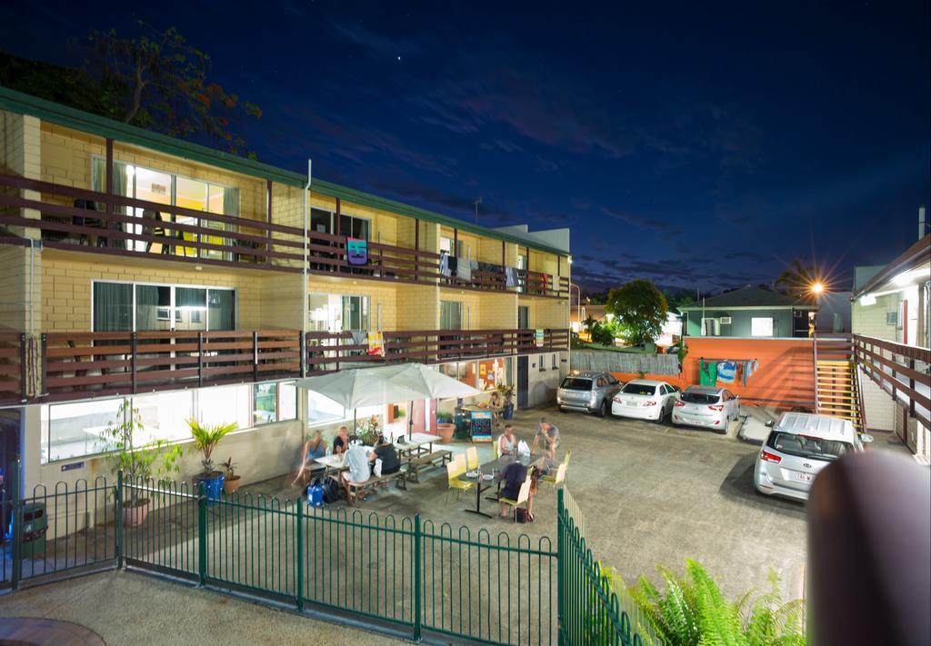 แอร์ลีบีช วายเอชเอ Hostel ภายนอก รูปภาพ