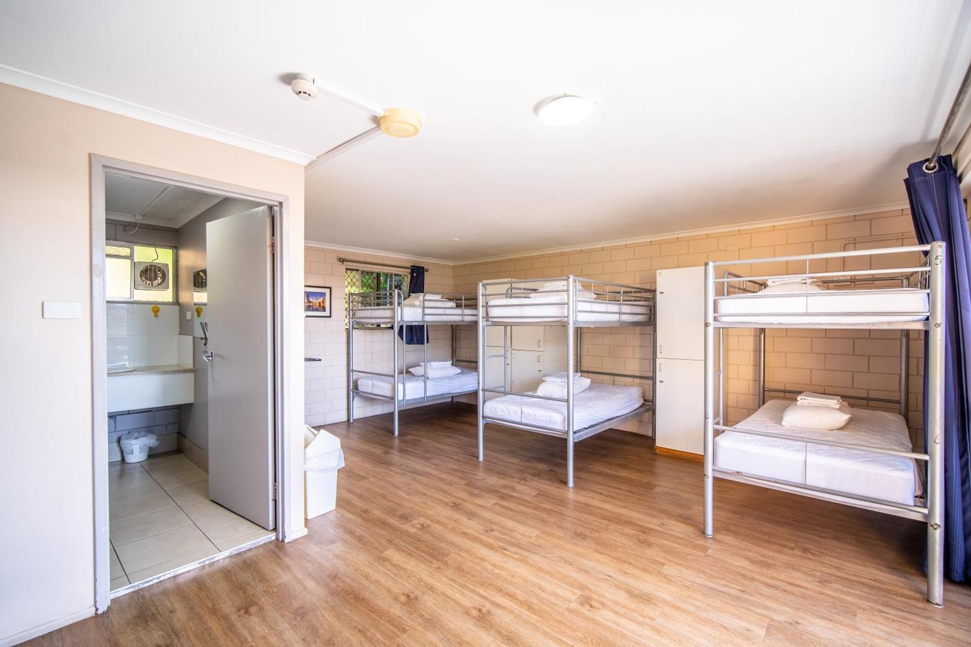 แอร์ลีบีช วายเอชเอ Hostel ภายนอก รูปภาพ