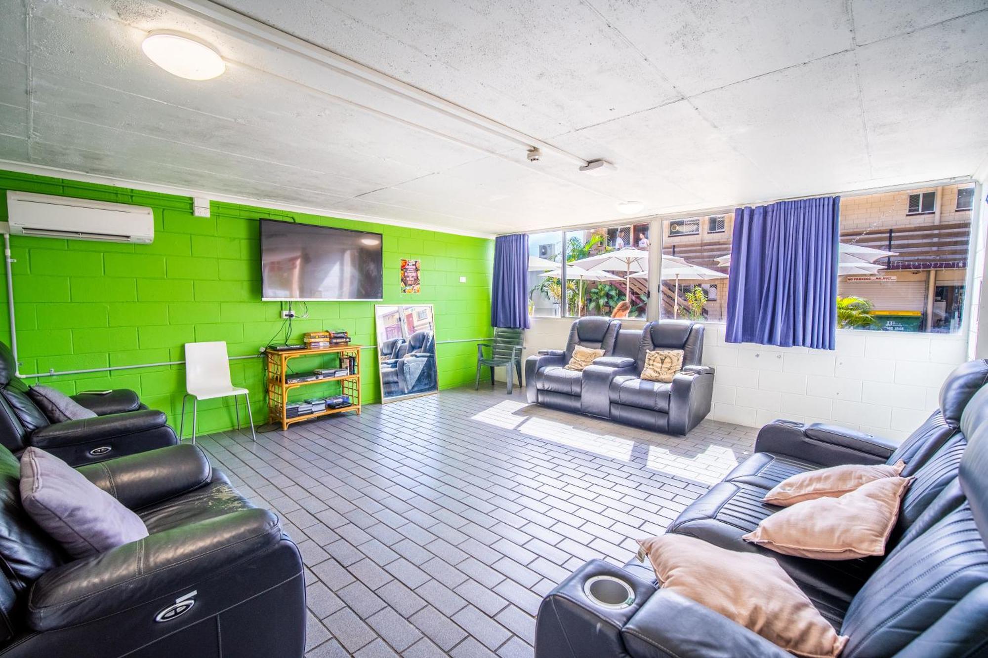 แอร์ลีบีช วายเอชเอ Hostel ภายนอก รูปภาพ