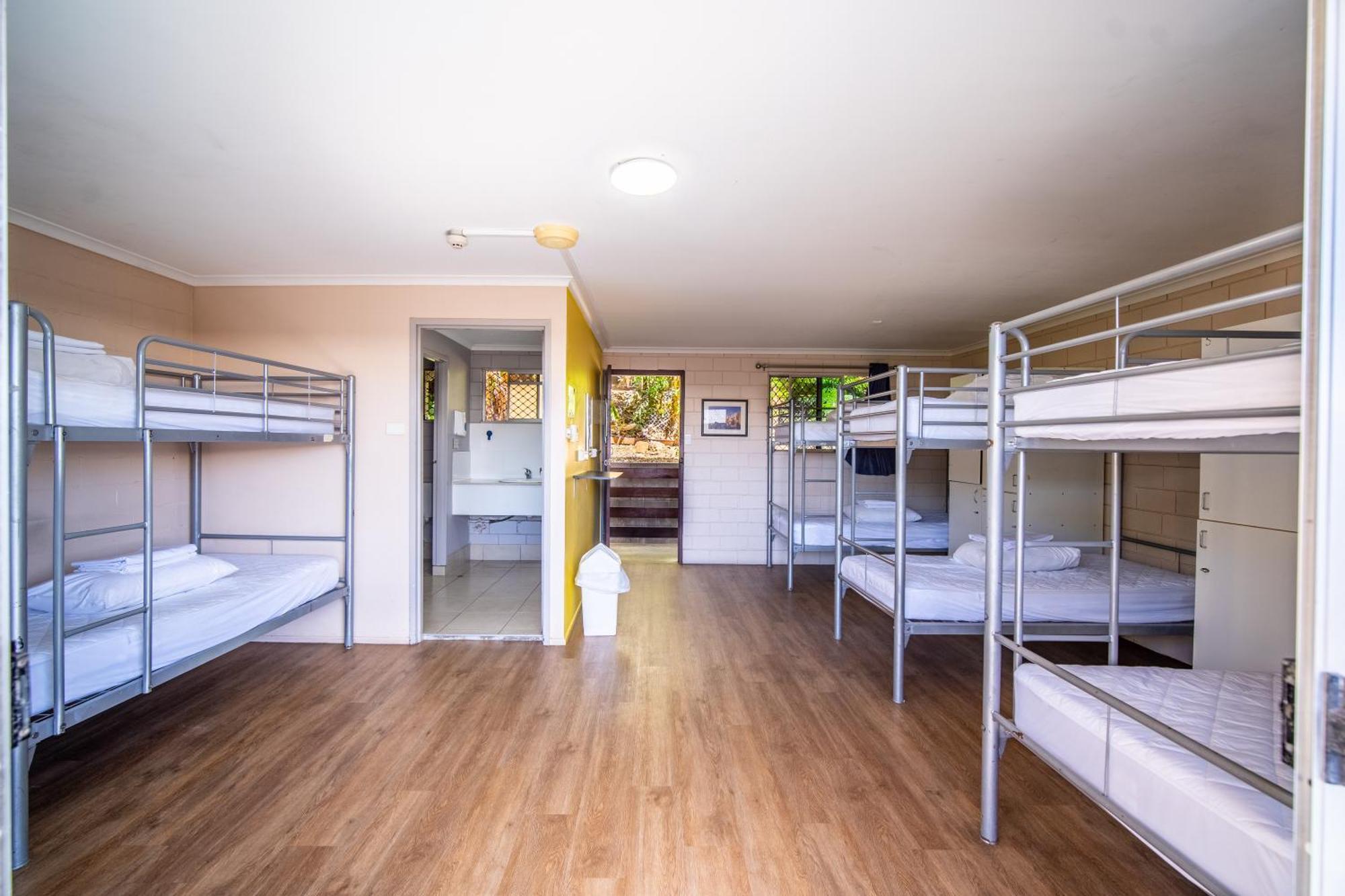 แอร์ลีบีช วายเอชเอ Hostel ภายนอก รูปภาพ