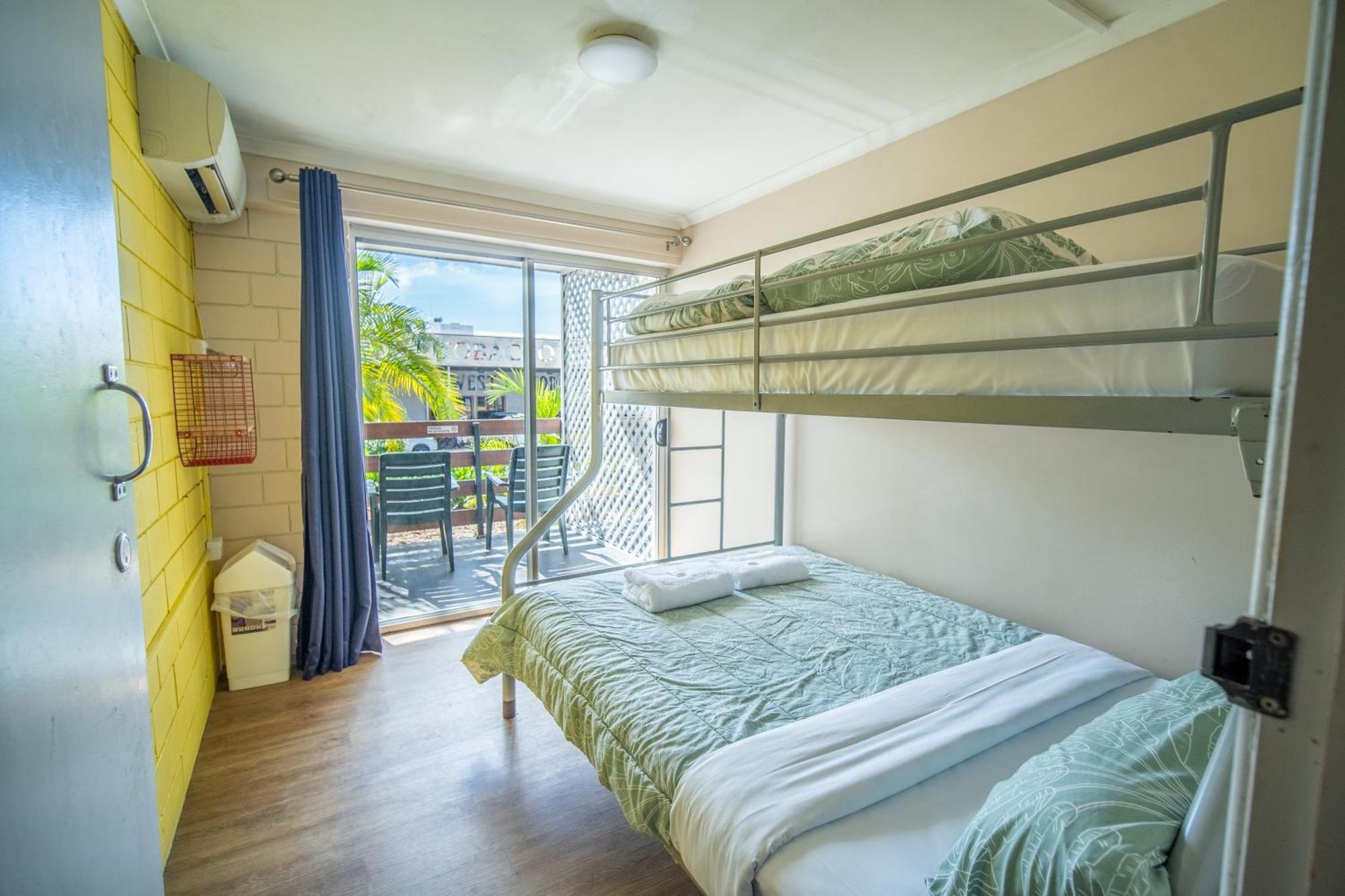 แอร์ลีบีช วายเอชเอ Hostel ภายนอก รูปภาพ
