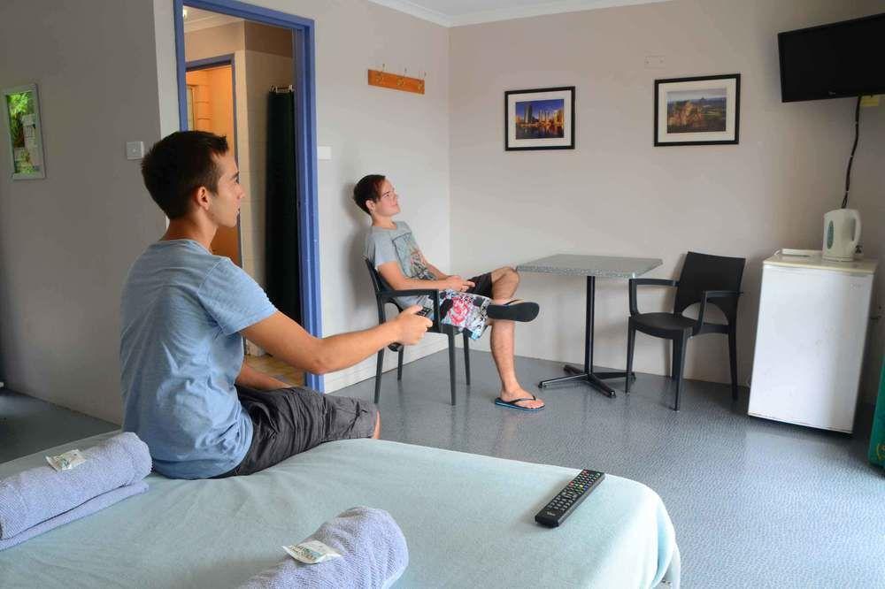 แอร์ลีบีช วายเอชเอ Hostel ภายนอก รูปภาพ